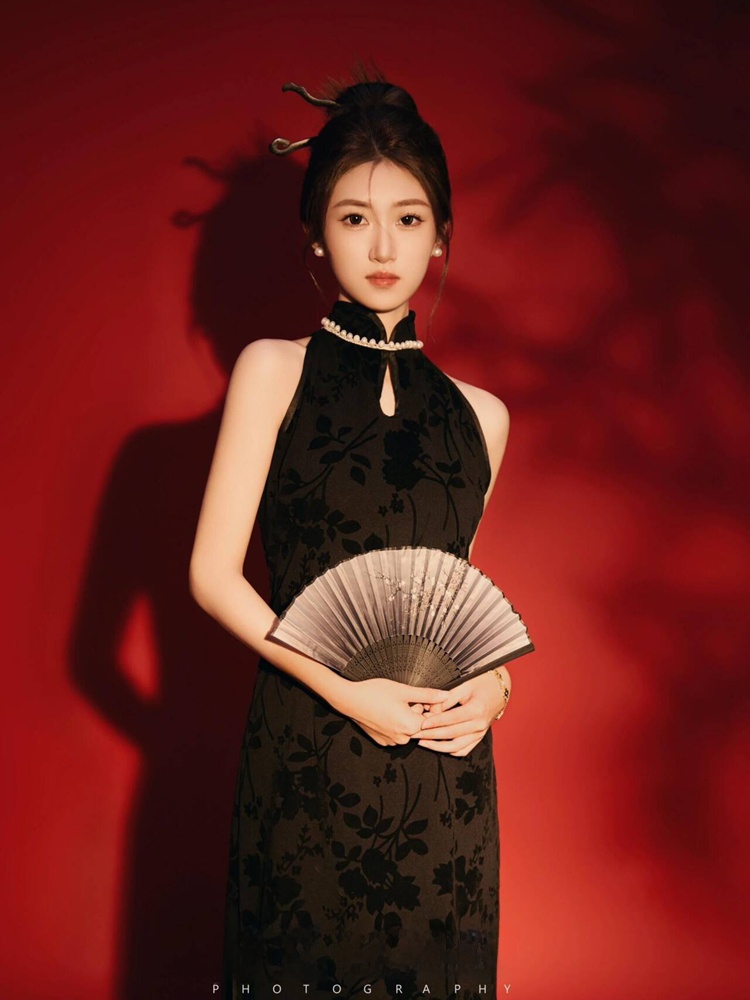 Photography Studio - Black Costume Studio Theme Oriental Aesthetic